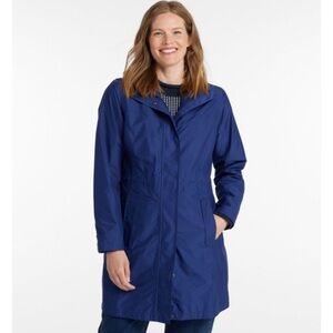 L.L.Bean Women’s Lined Long Trench Raincoat with hood Purple size Medium